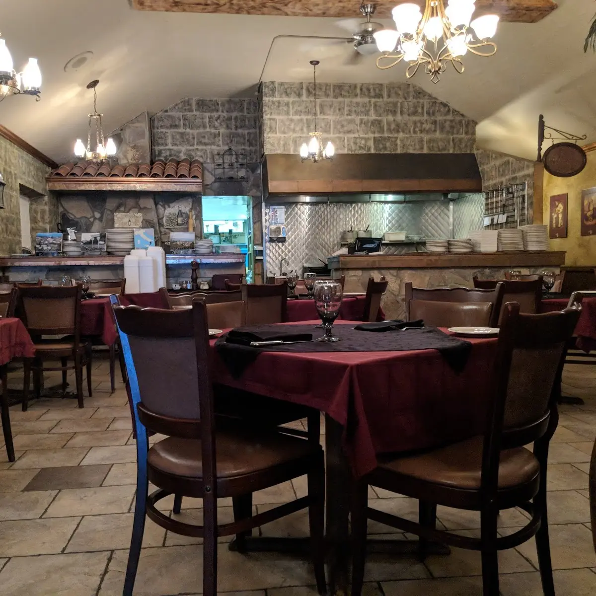 Vibe, Ristorante Avanti