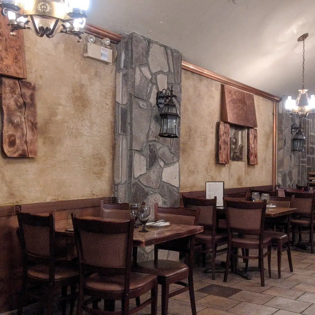 Vibe, Ristorante Avanti