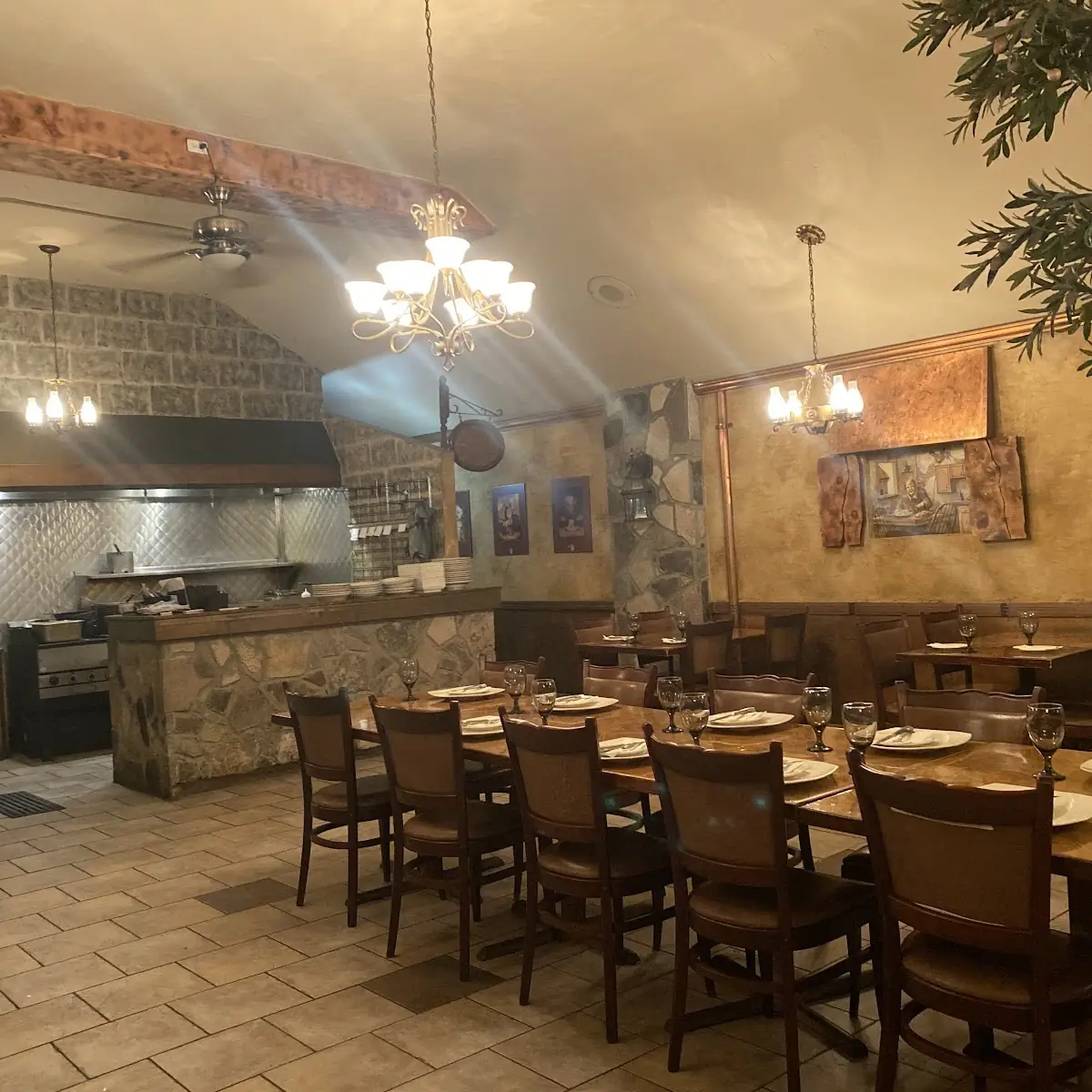 Vibe, Ristorante Avanti