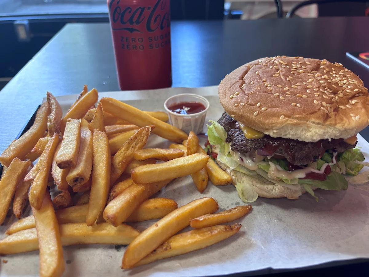Food & drink, Grillies (Bayview- Toronto)