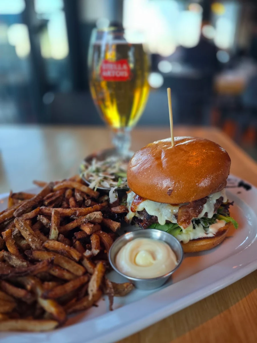 Food & drink, Les Enfants Terribles — L'Île-des-Sœurs