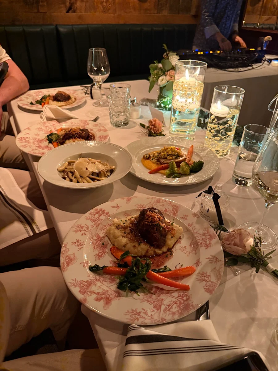 Food & drink, Les Enfants Terribles — L'Île-des-Sœurs