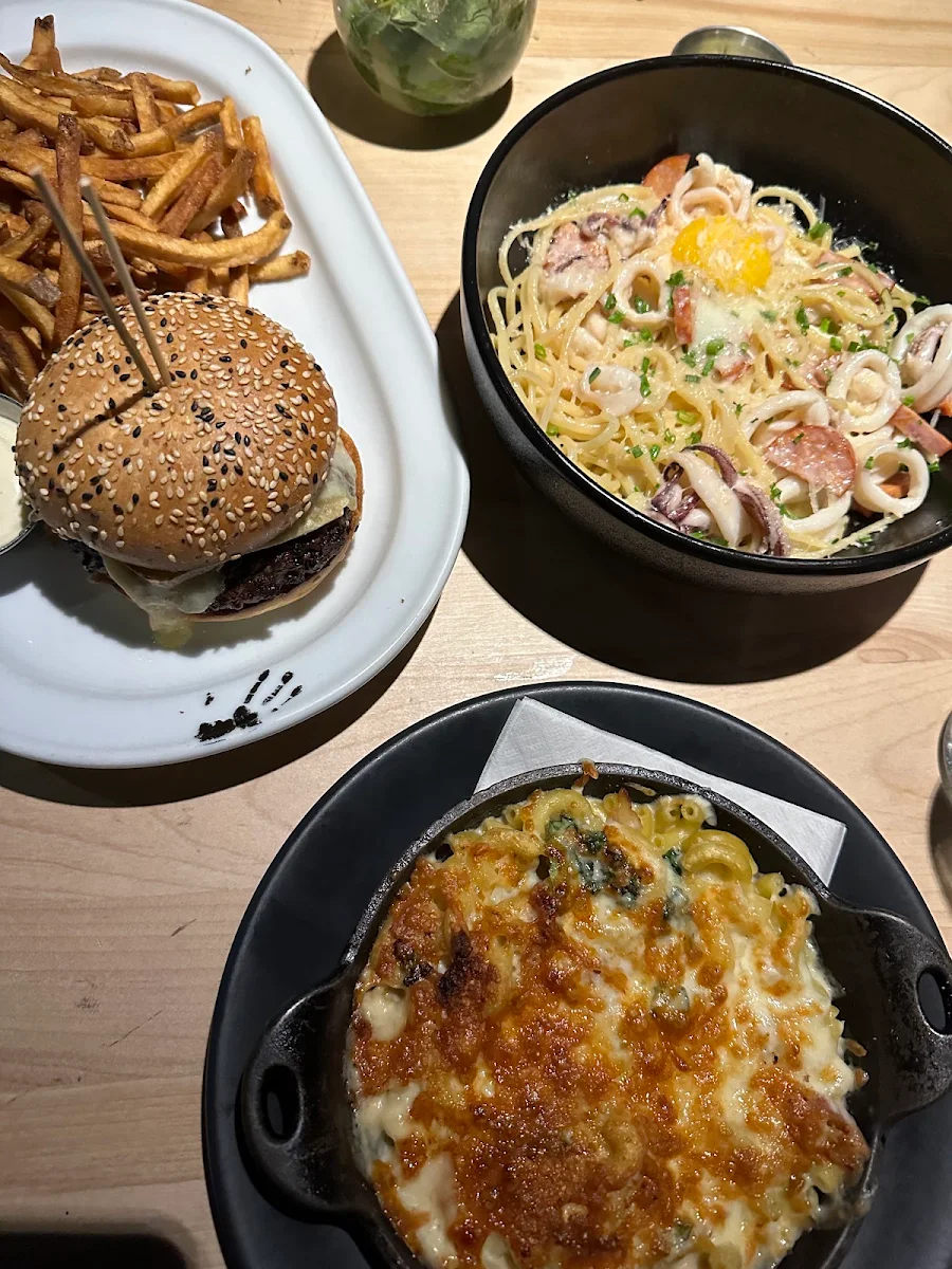 Food & drink, Les Enfants Terribles — L'Île-des-Sœurs