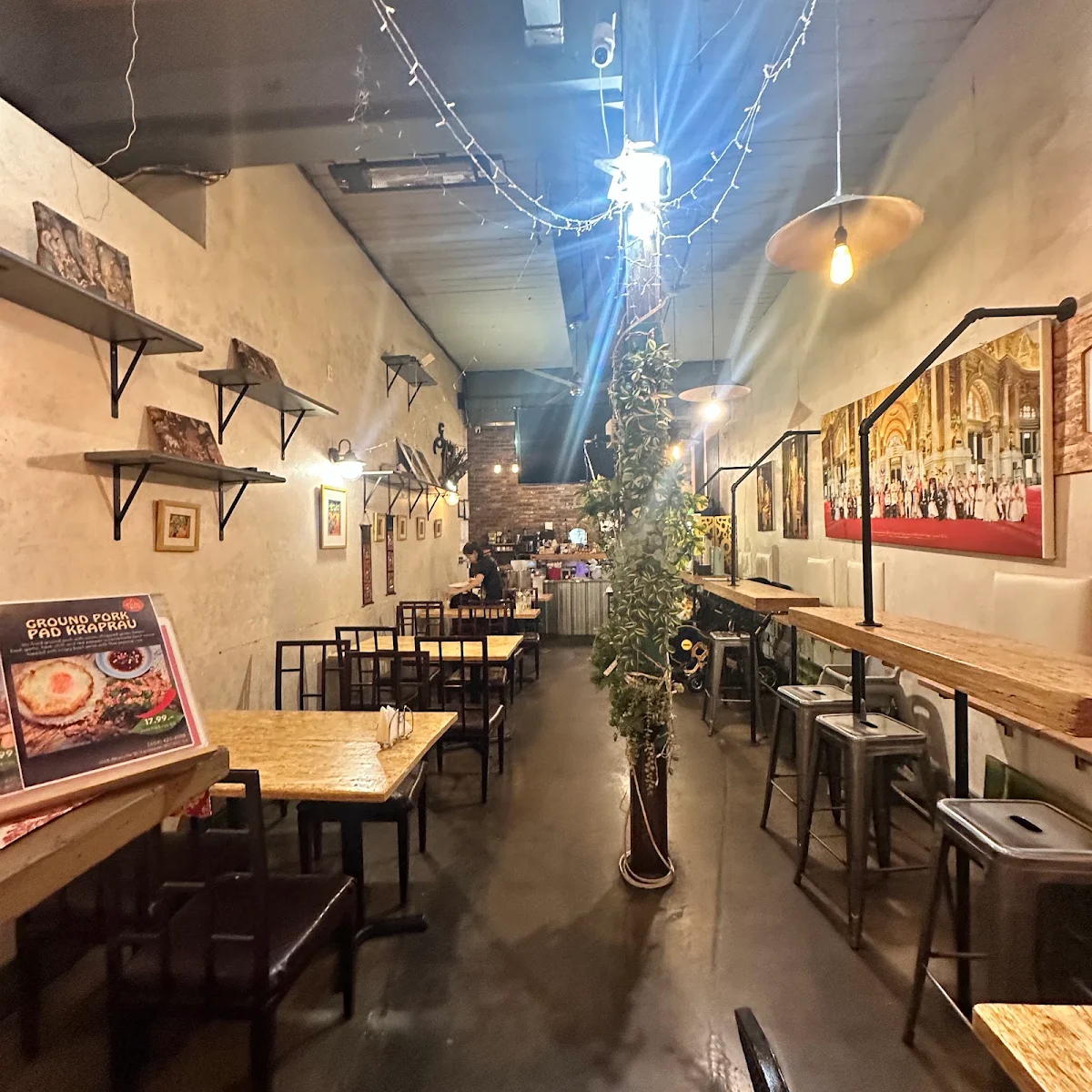 Vibe, Thai Town Restaurant