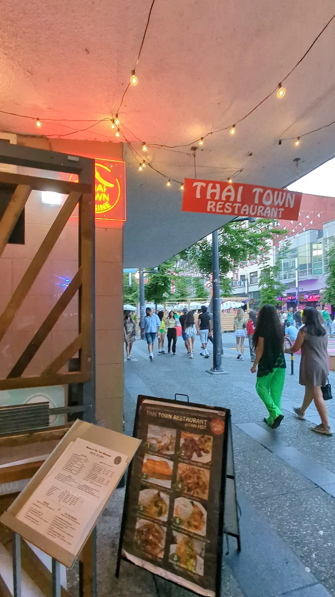 Vibe, Thai Town Restaurant