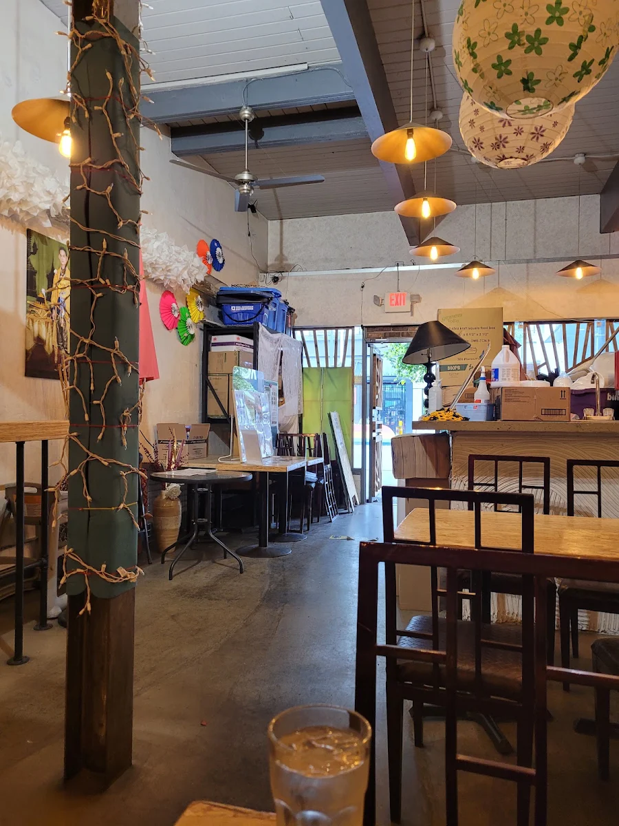 Vibe, Thai Town Restaurant