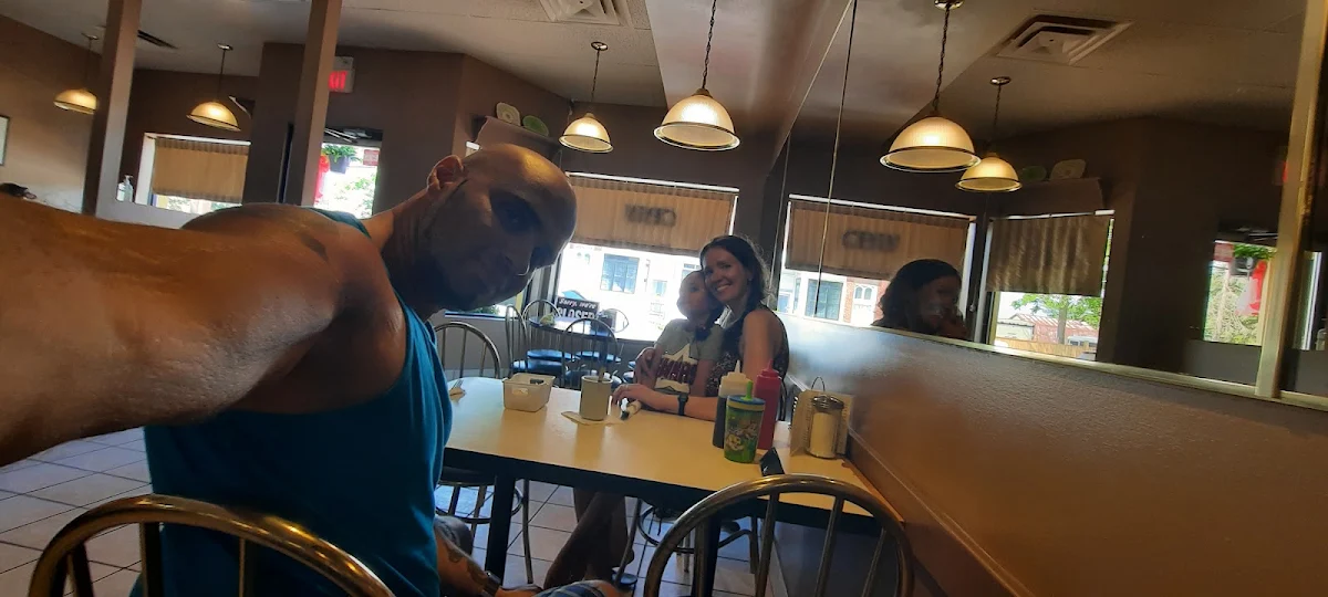 Vibe, Sunflower Cafe
