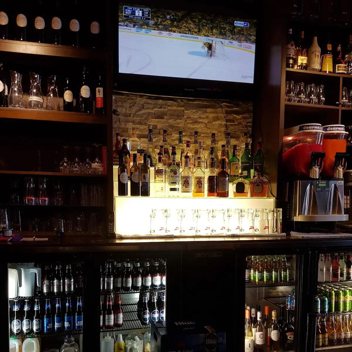 Vibe, Gilligan's Fire Grill Amherstburg