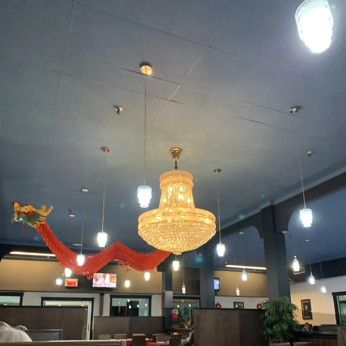 Vibe, Maple Leaf Queen's Buffet