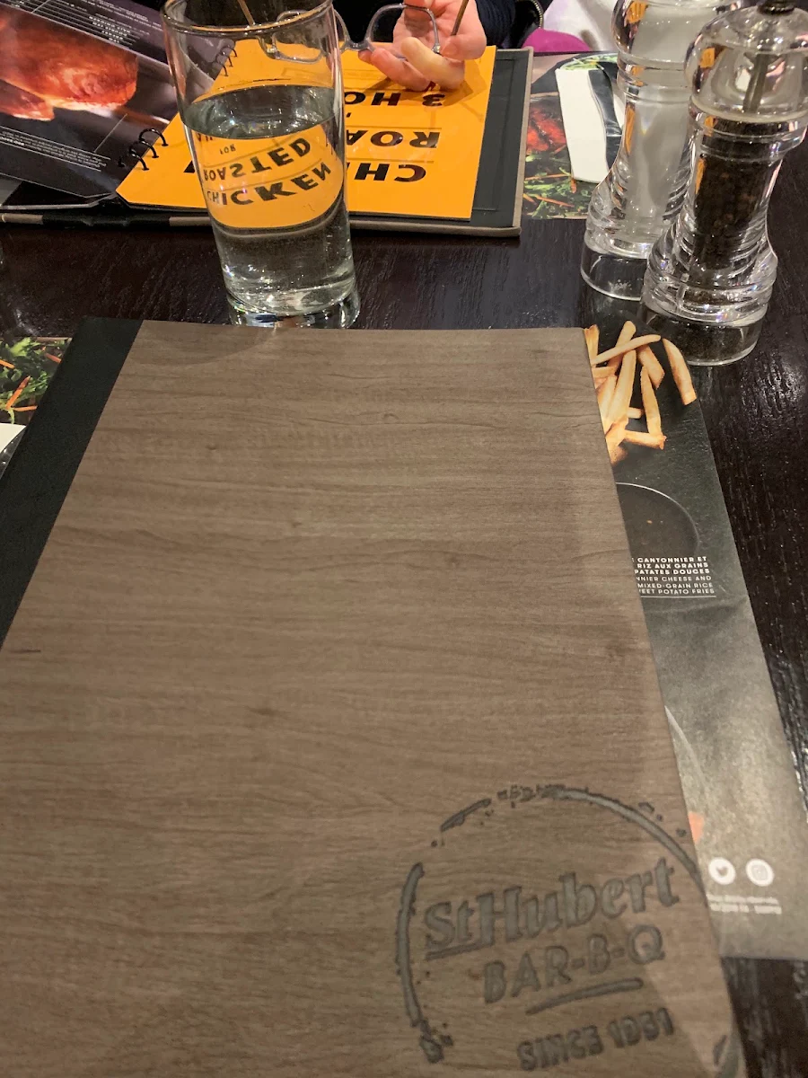 Menu, Rôtisserie St-Hubert