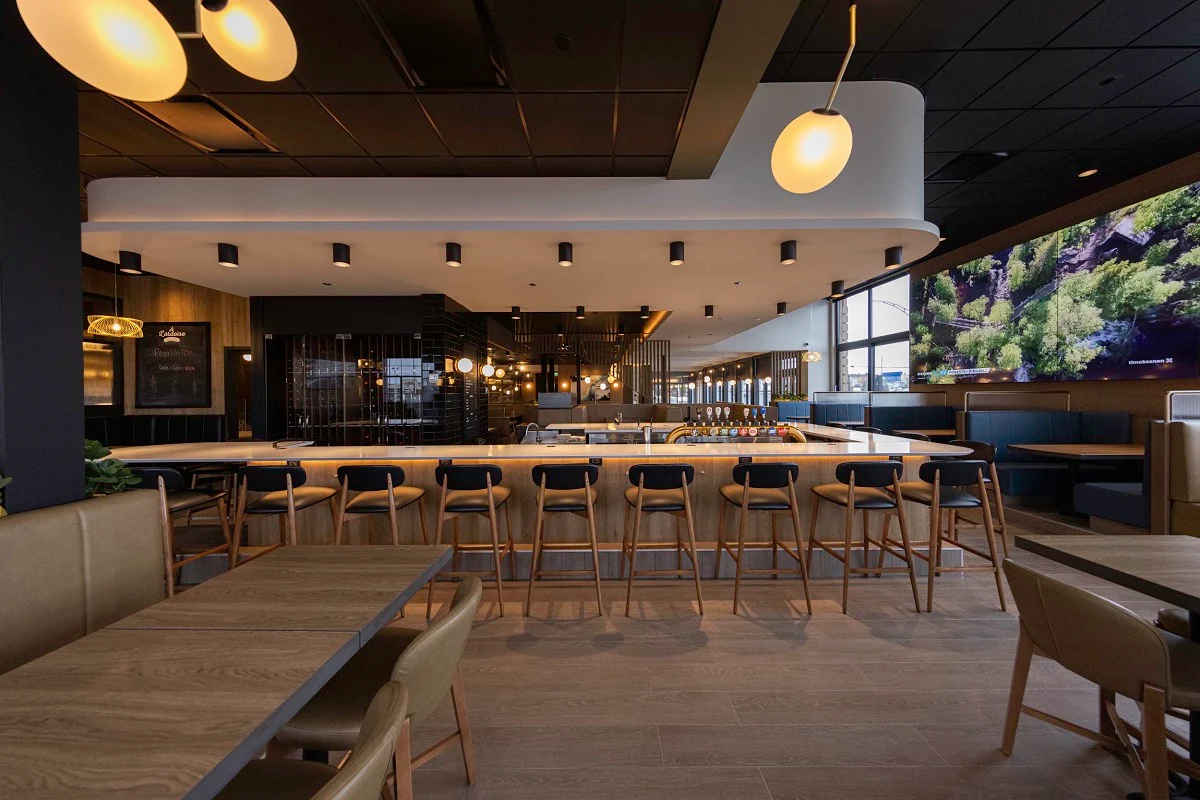 Vibe, Rôtisserie St-Hubert