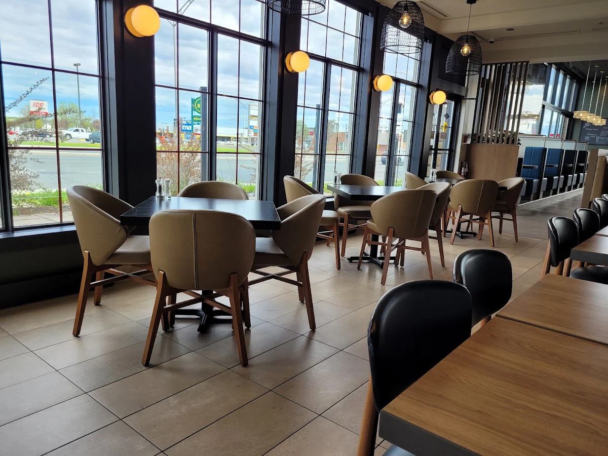 Vibe, Rôtisserie St-Hubert