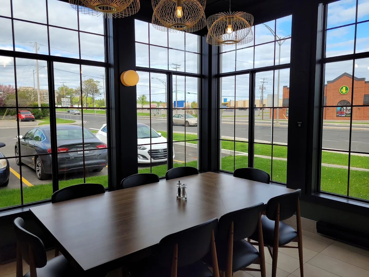 Vibe, Rôtisserie St-Hubert