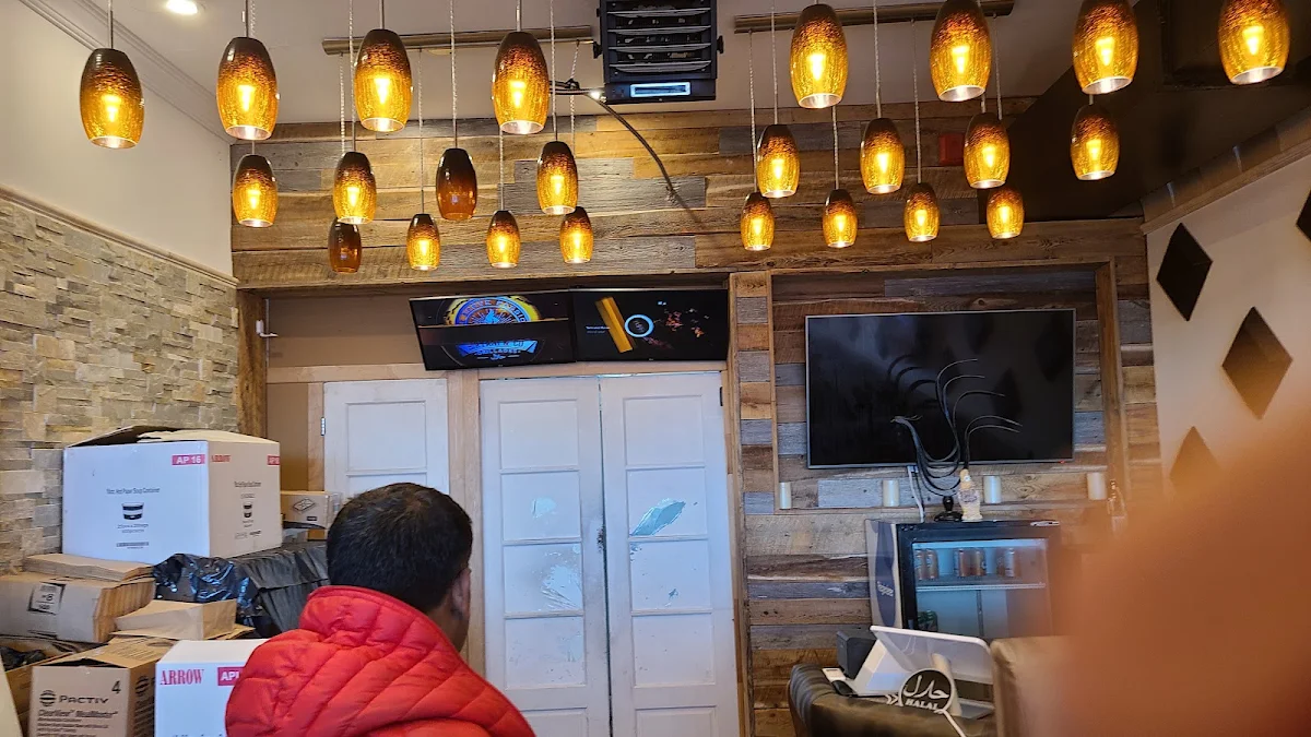Vibe, Biryani & Co | Restaurant & rotisserie halal, pakistanais et indien à Montréal, Cartierville
