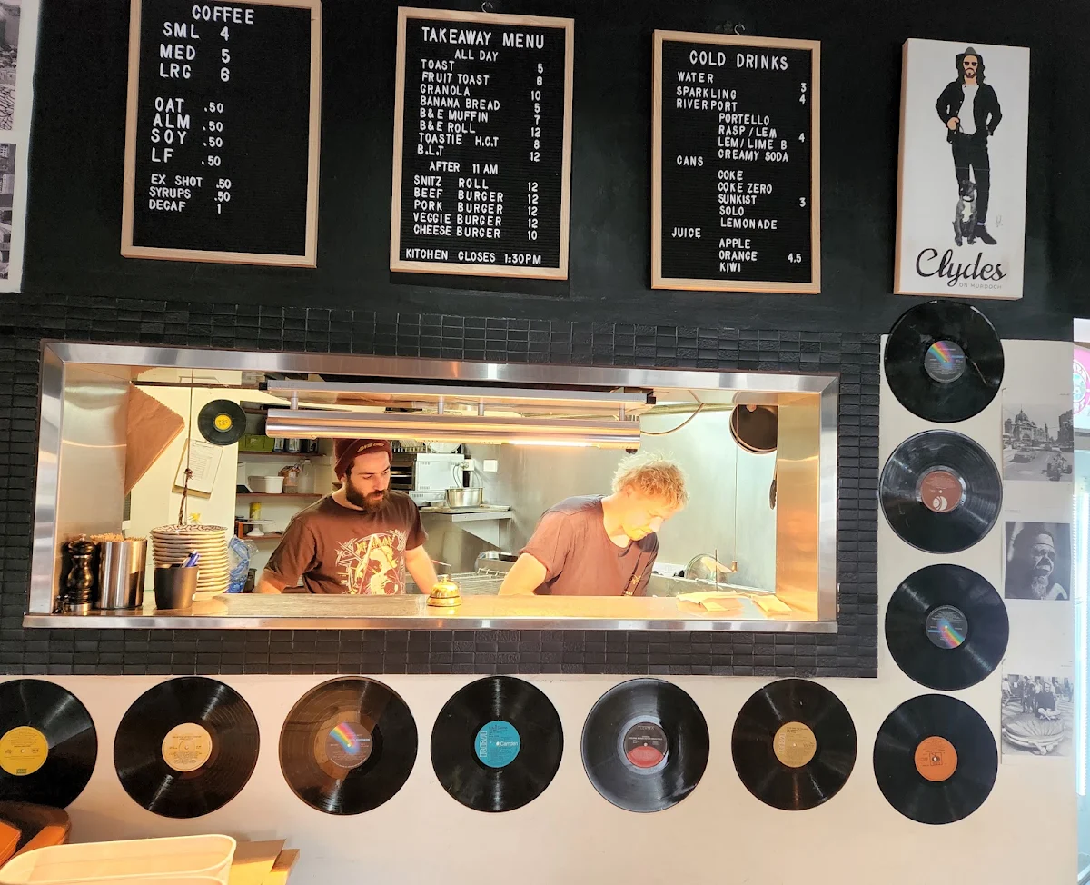 Menu, Clydes on Murdoch
