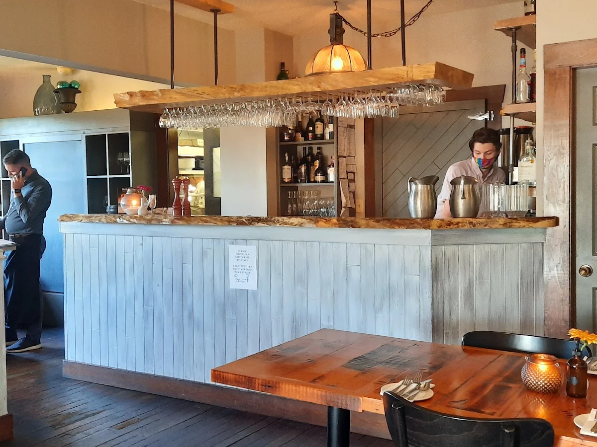 Vibe, Mahle House Restaurant