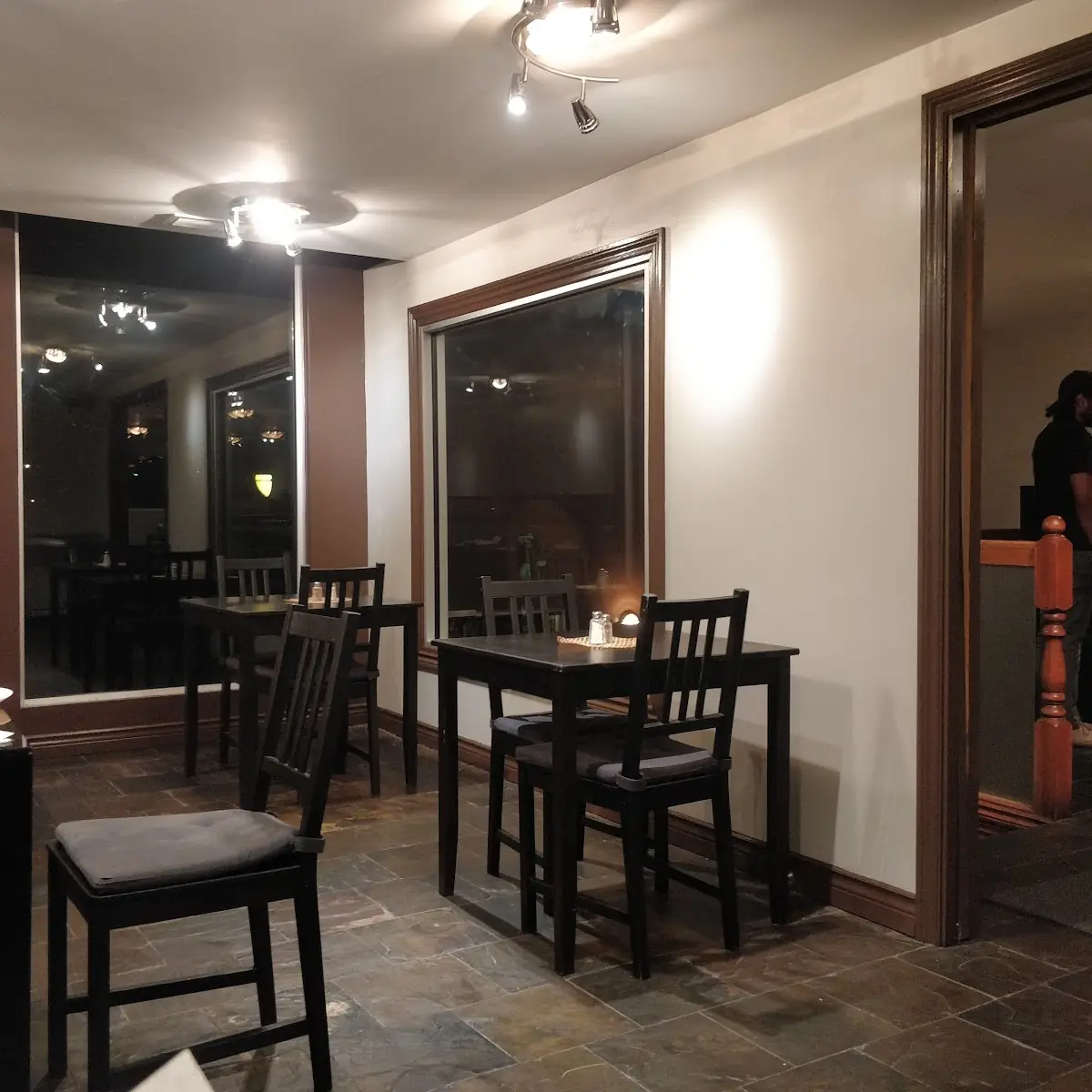 Vibe, Daawat Indian Cuisine Restaurant
