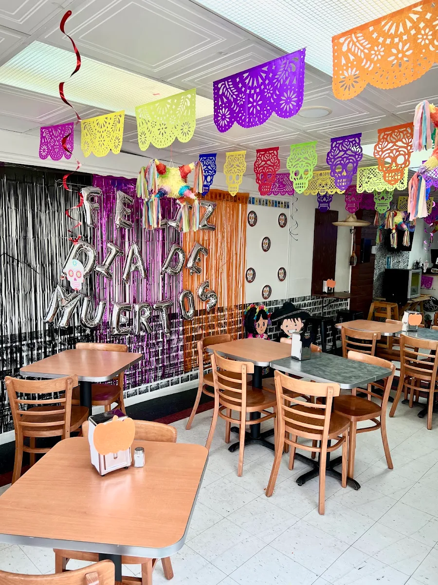 Vibe, Las Chilanguitas Restaurant