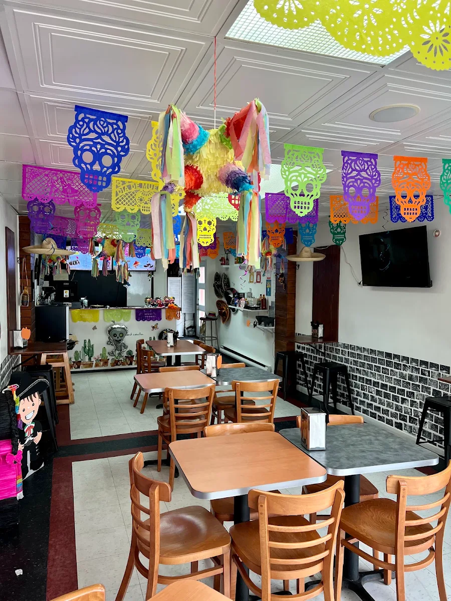 Vibe, Las Chilanguitas Restaurant