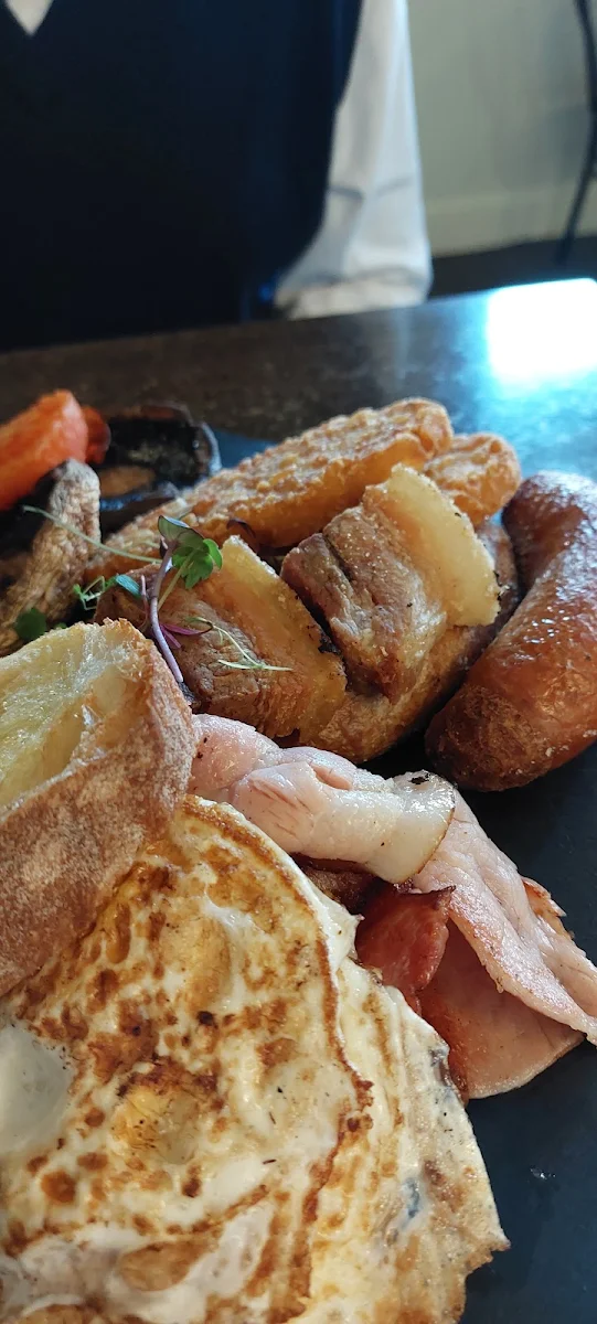 Food & drink, Central Hotel