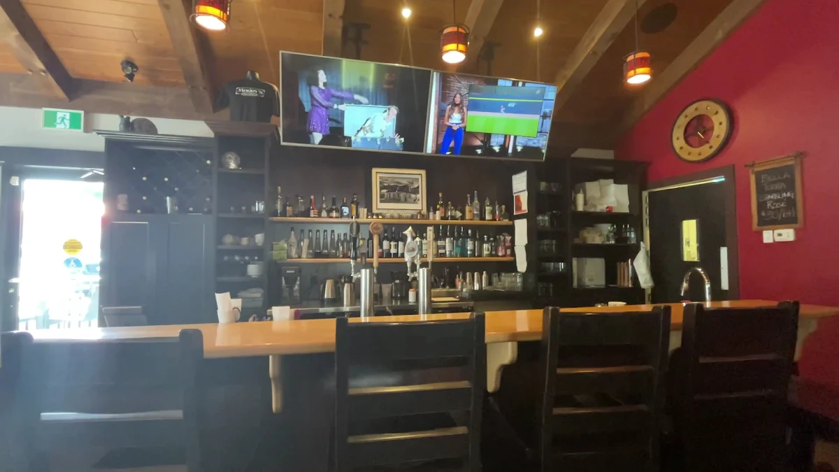 Vibe, Moody's Bar and Grill