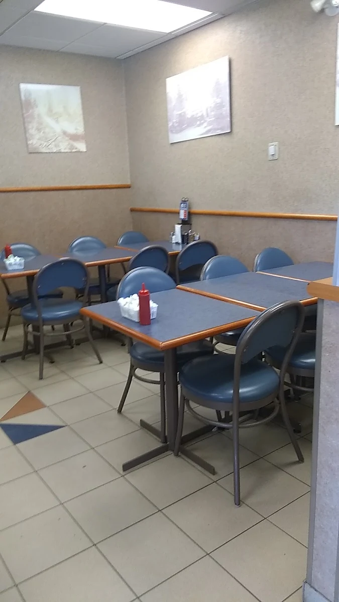 Vibe, Husky House Restaurant