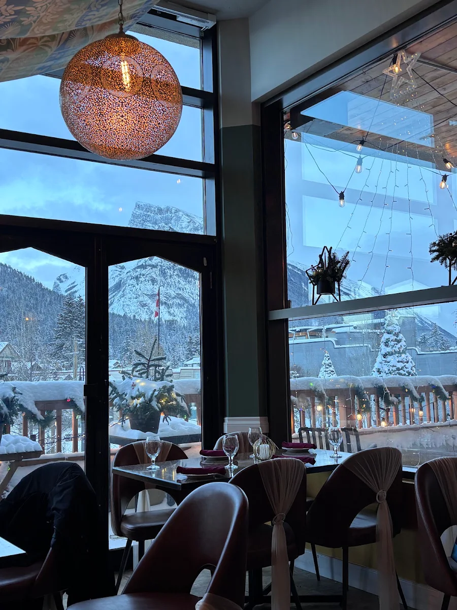 Vibe, Zyka Elevated Indian Restaurant Banff