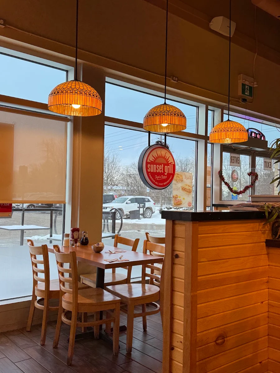 Vibe, Sunset Grill