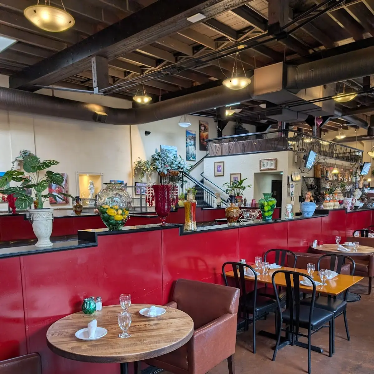 Vibe, Paliotti's Italian Restaurant
