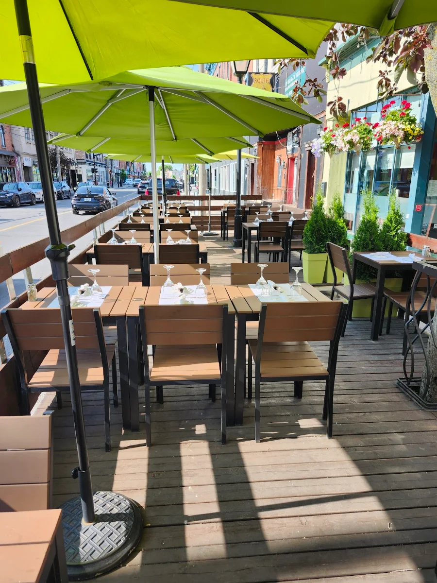 Vibe, Bistro Viva