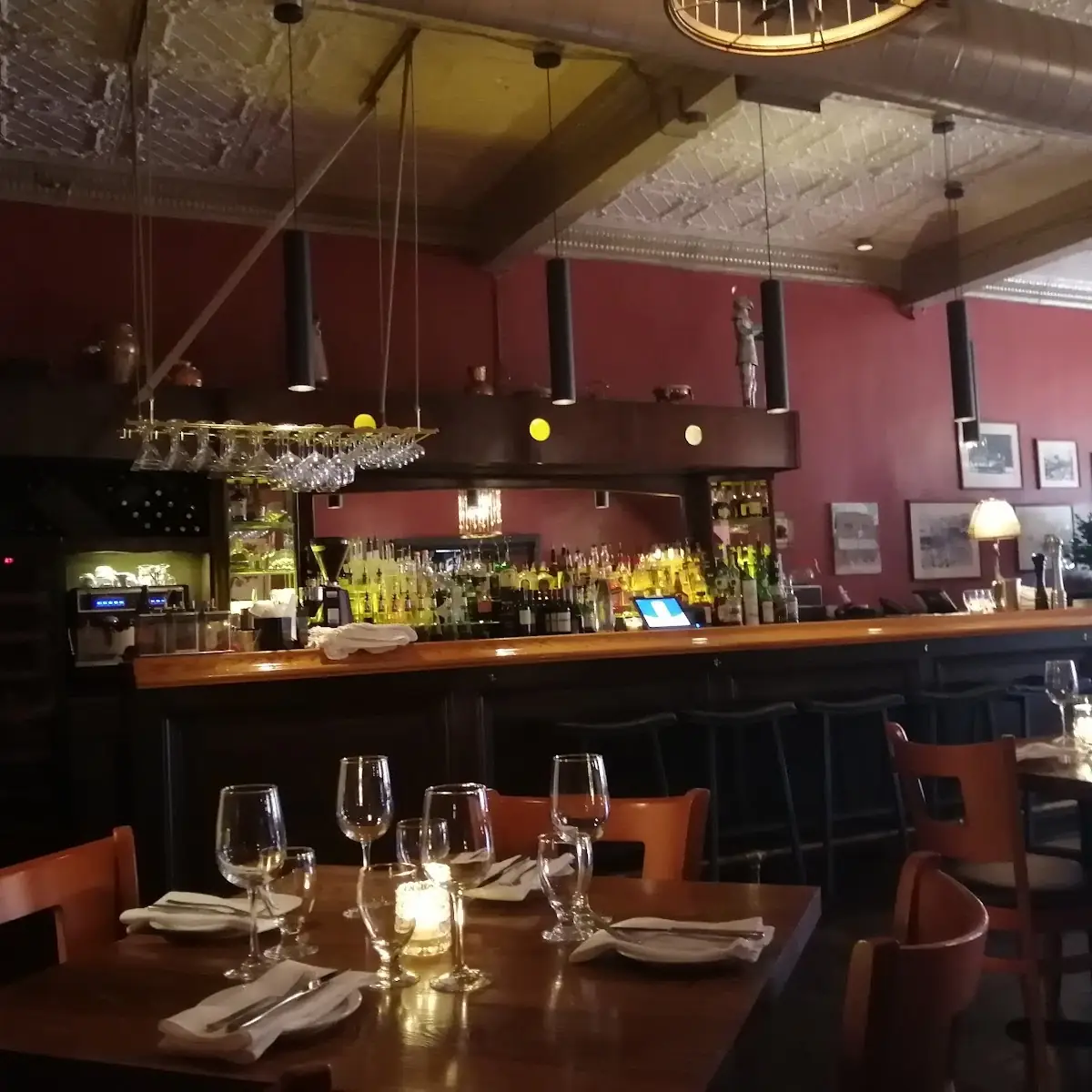 Vibe, Take Five Bistro