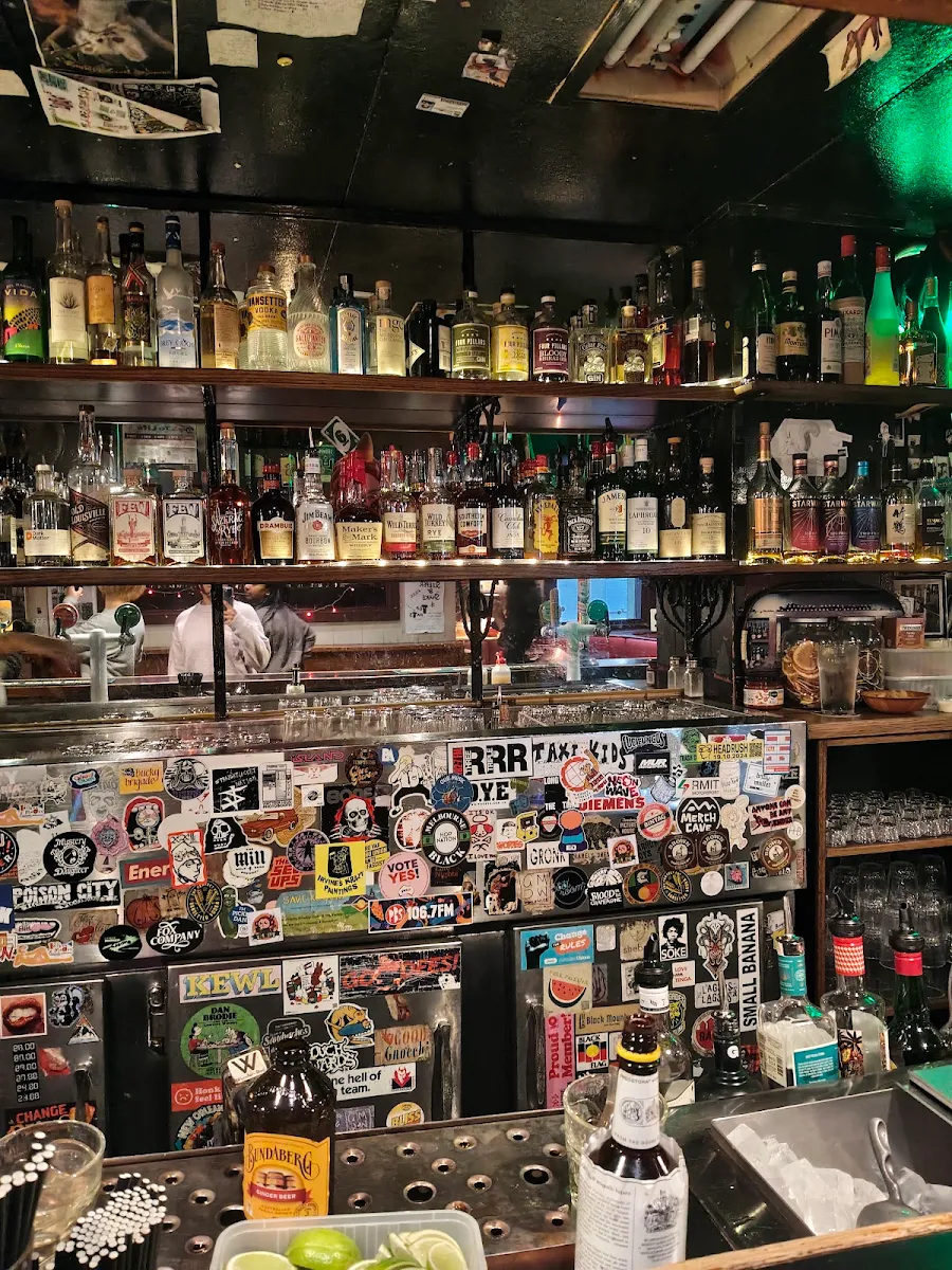 Vibe, THE CURTIN (John Curtin hotel)