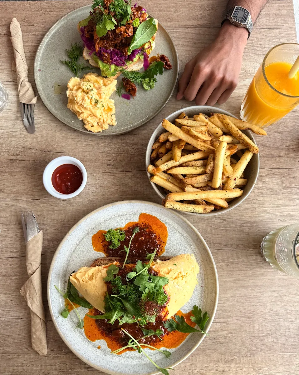 Food & drink, Cafe Eighty2