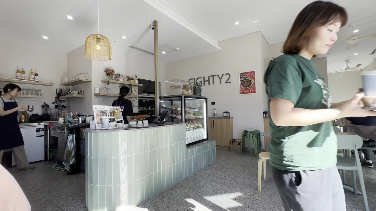 Vibe, Cafe Eighty2