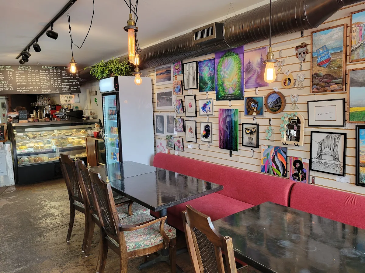 Vibe, Colossi's Coffee House