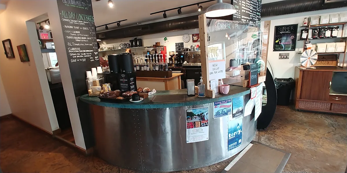 Vibe, Colossi's Coffee House