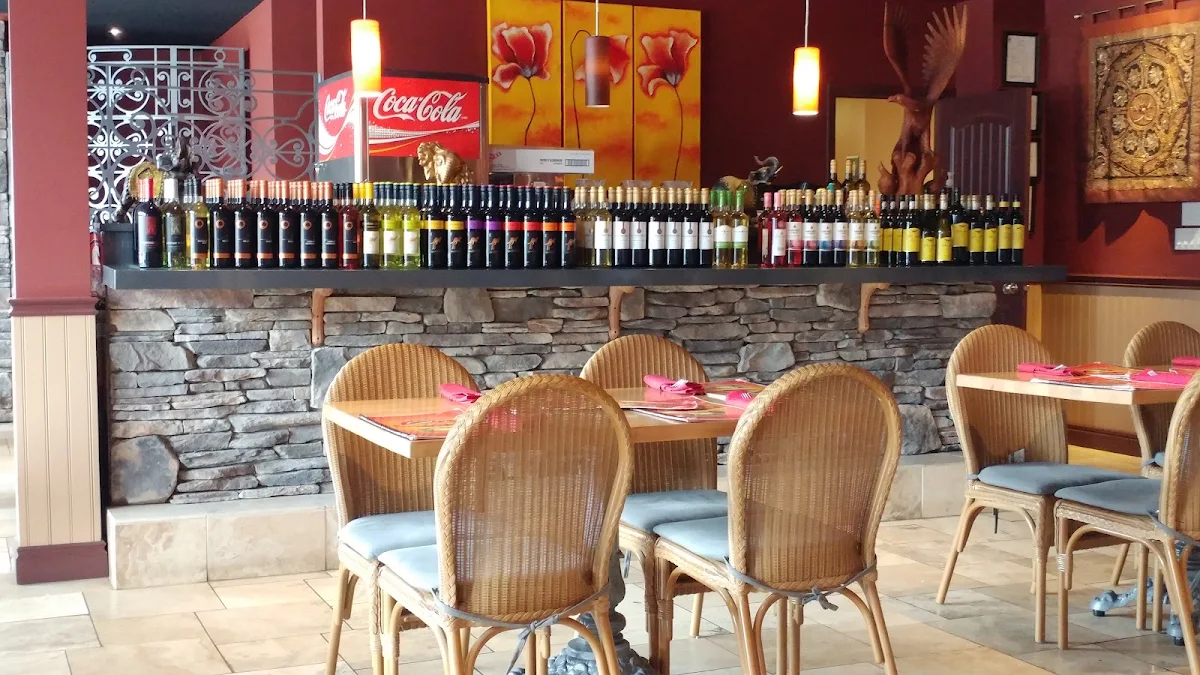 Vibe, Spice Hut Indian Cuisine.