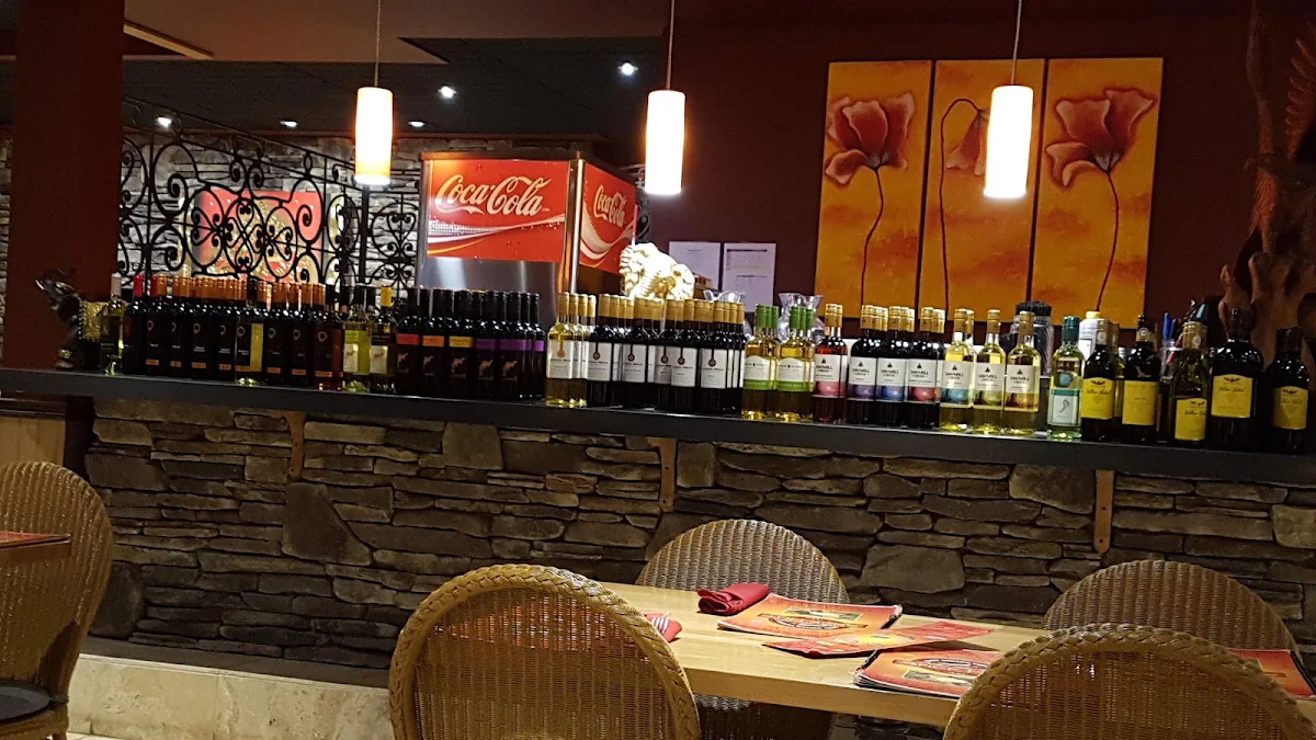 Vibe, Spice Hut Indian Cuisine.