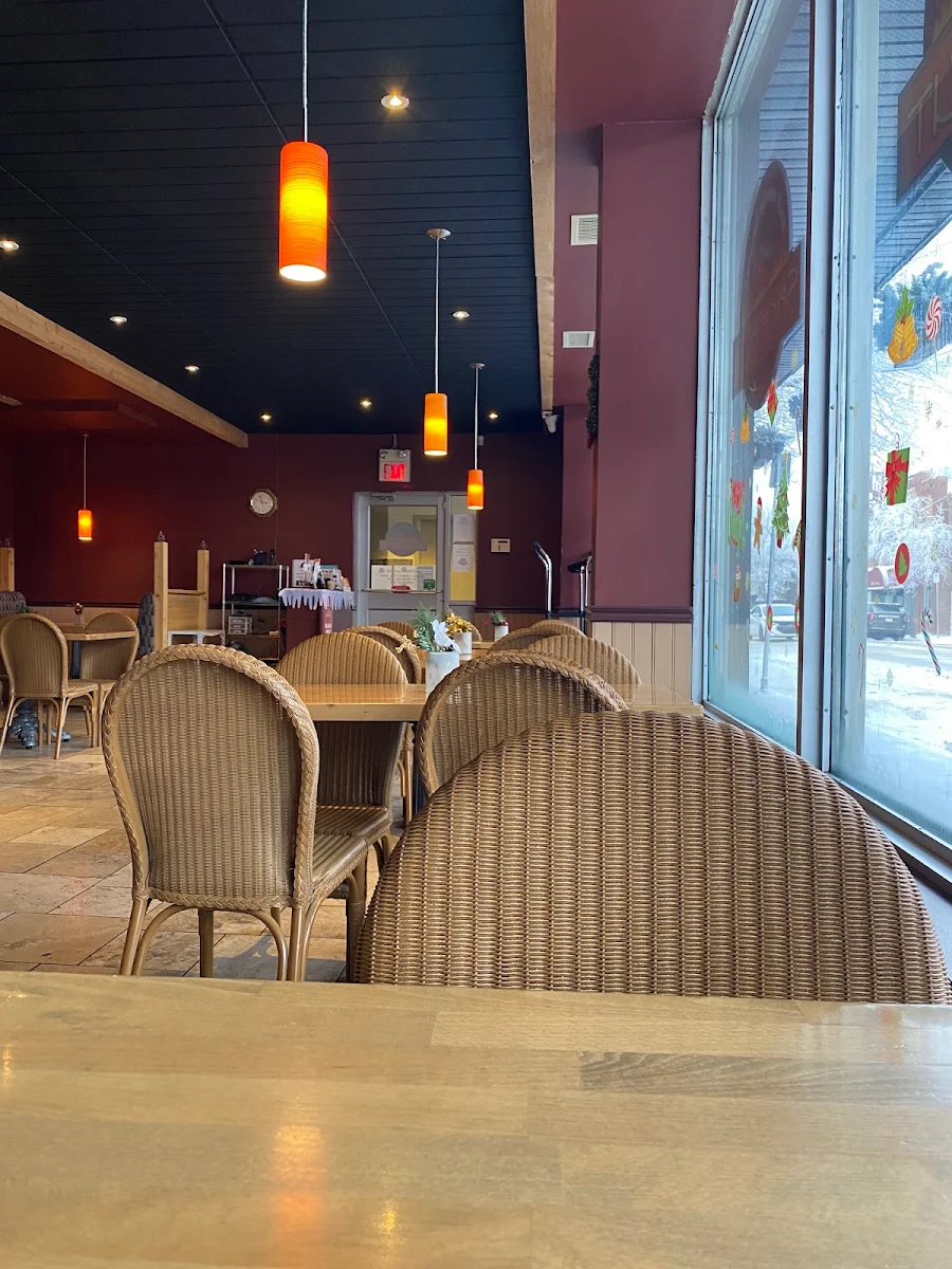 Vibe, Spice Hut Indian Cuisine.