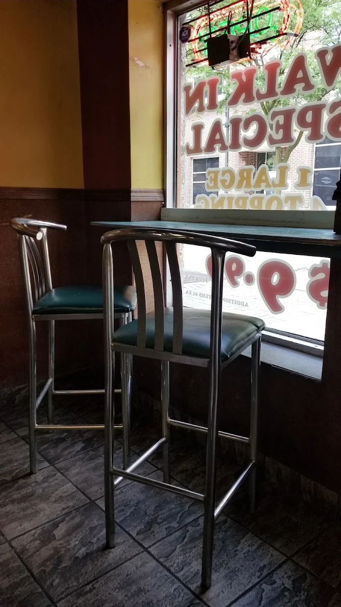 Vibe, Cousin Vinny's Pizza & Deli