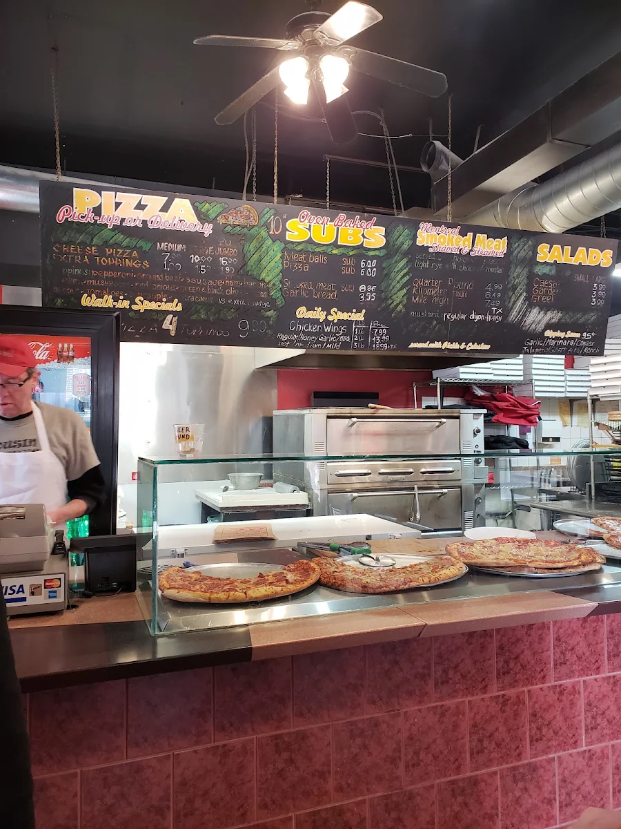 Vibe, Cousin Vinny's Pizza & Deli
