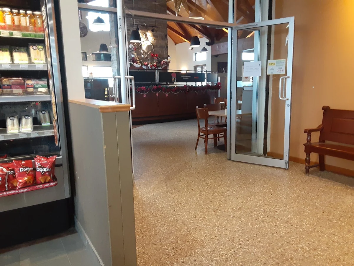 Vibe, St-Hubert Express