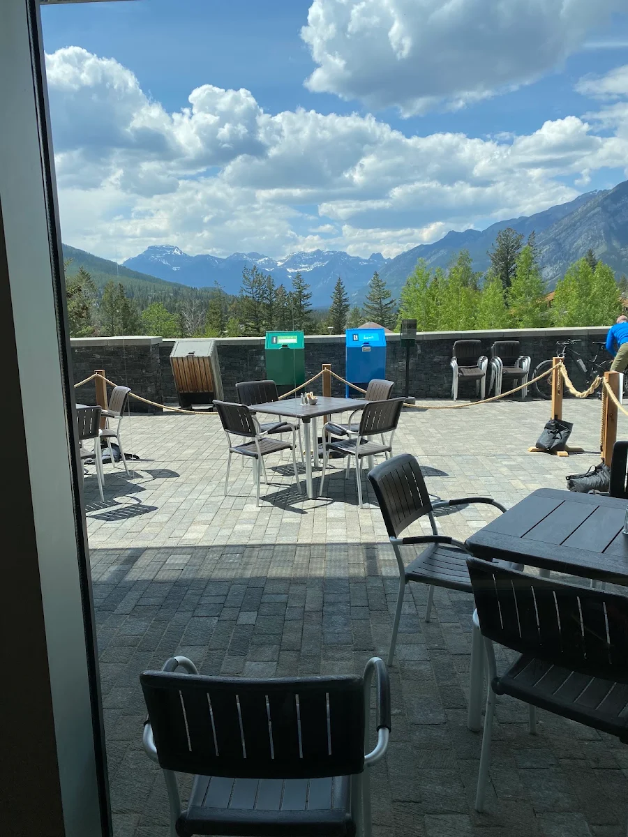 Vibe, Maclab Bistro