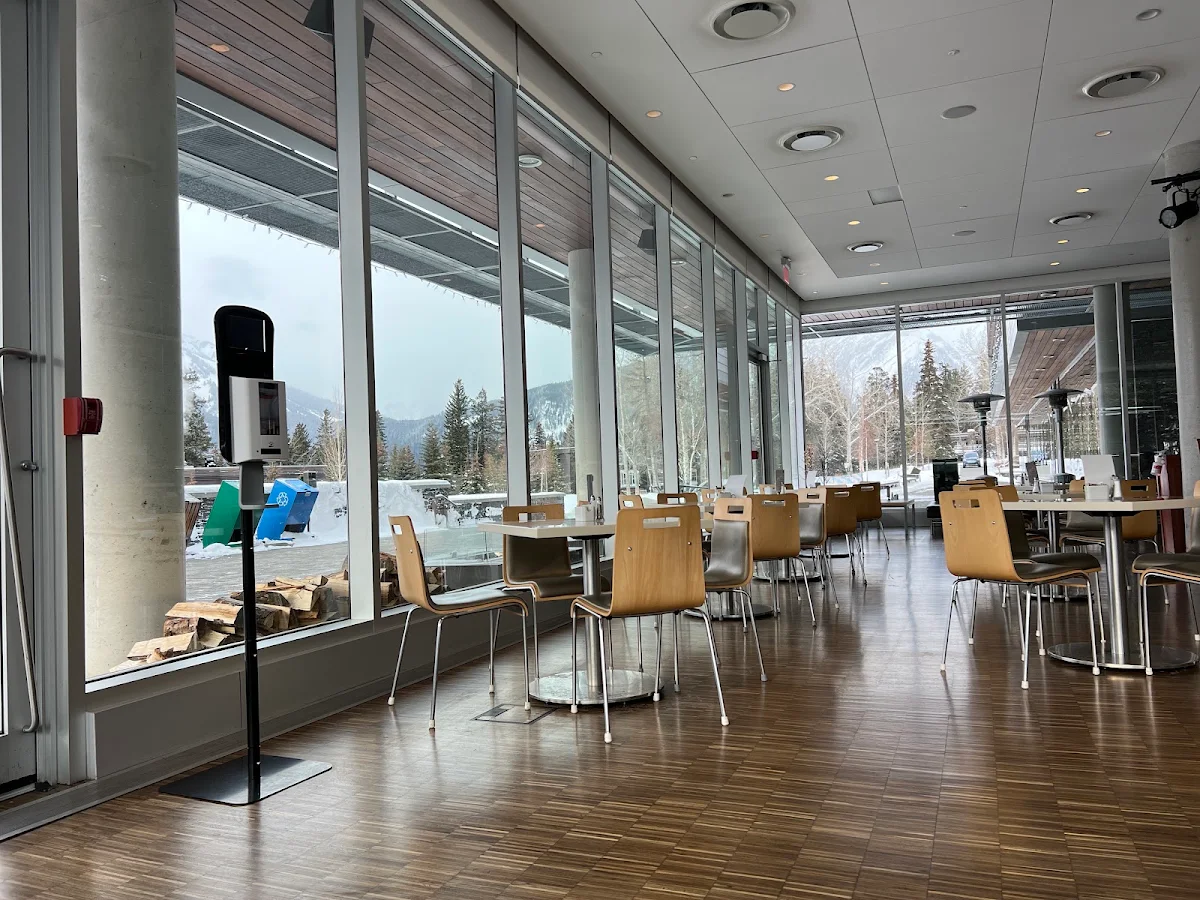 Vibe, Maclab Bistro