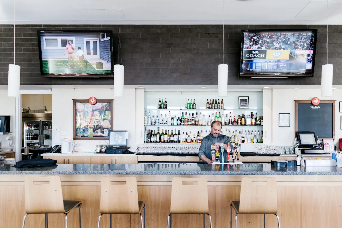 Vibe, Maclab Bistro