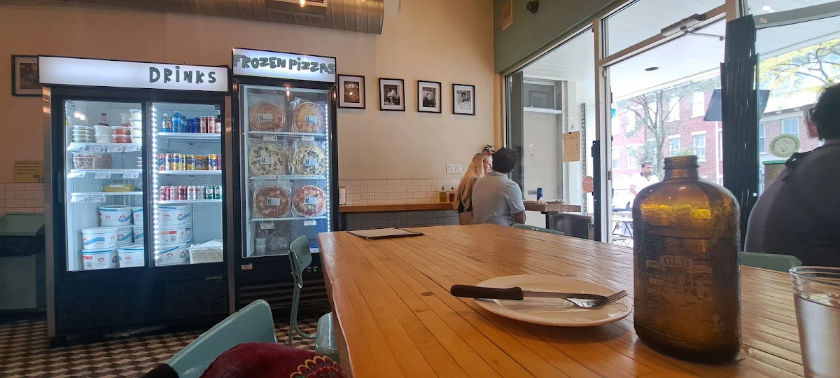Vibe, Salt & Tobacco Pizzeria