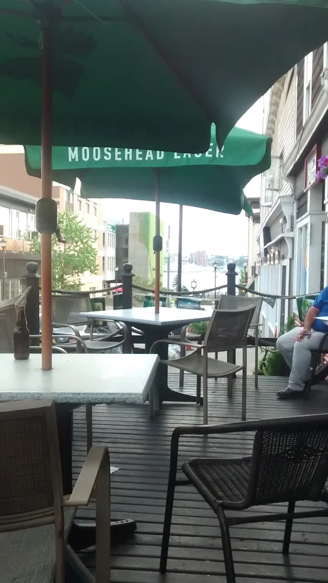 Vibe, Revana Pizza Dartmouth
