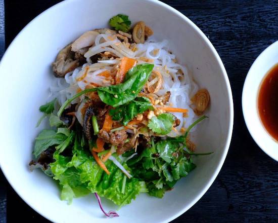 M1. Lemongrass Grilled Chicken Mixed Vermicelli Noodle