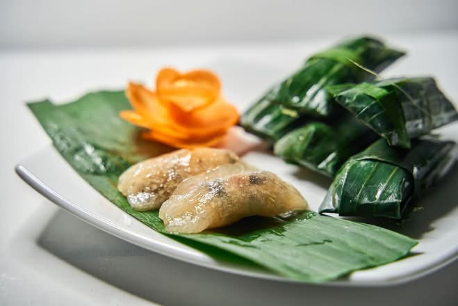 A7. Rice Dumpling Cake (Banh Bot Loc)