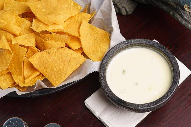 Chips & Queso